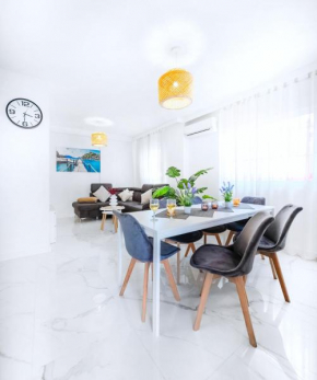 Casa Mario, La Zenia Boulevard area,fantastic 2 bedrooms, 2 bathrooms house with communal swimming pool and barbecue
